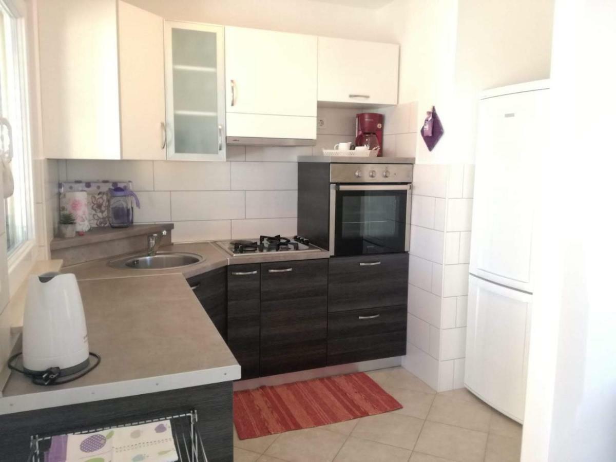 Apartman Dora Povljana Dış mekan fotoğraf