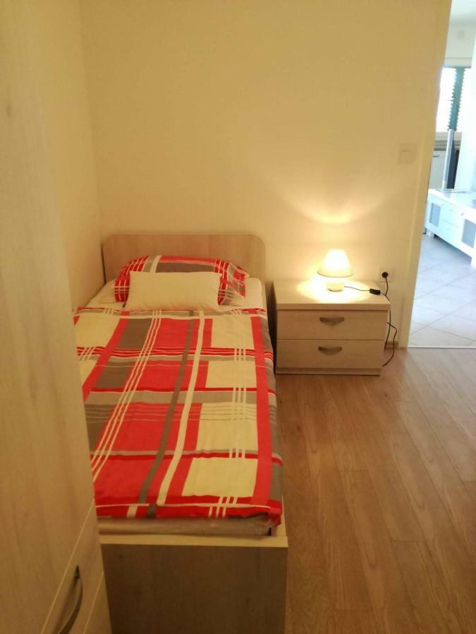 Apartman Dora Povljana Dış mekan fotoğraf