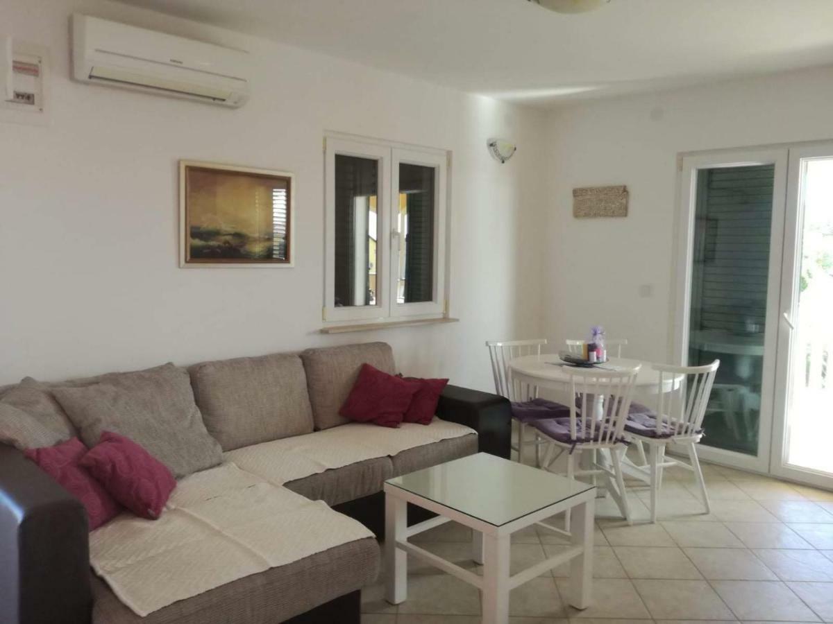 Apartman Dora Povljana Dış mekan fotoğraf