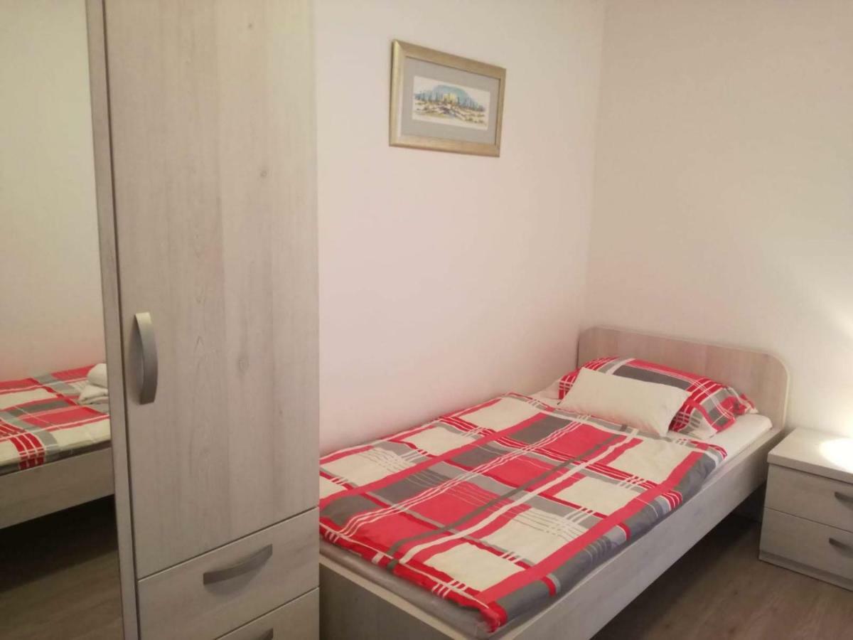 Apartman Dora Povljana Dış mekan fotoğraf